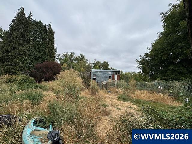 2nd image of 895 Nelson Ave