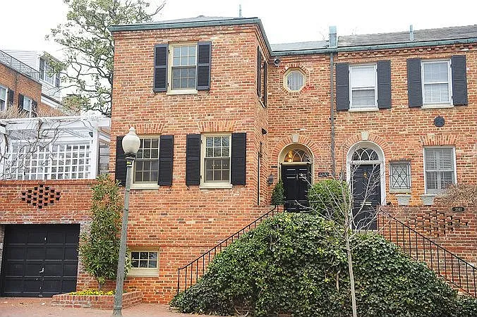 3343 Reservoir Rd NW photo 1