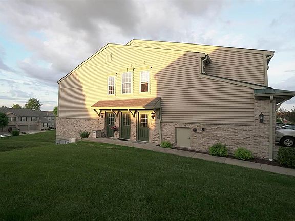 2nd image of 2264 Jackson Ct #301