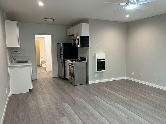 3rd image of 1901 6th St #102A