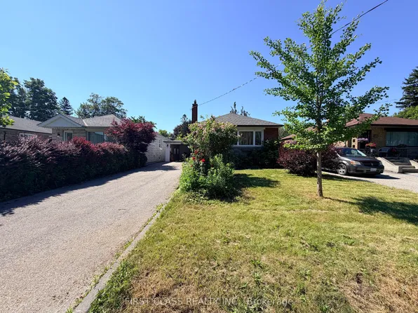 15 Leahann Dr, Toronto, ON M1P 1B6