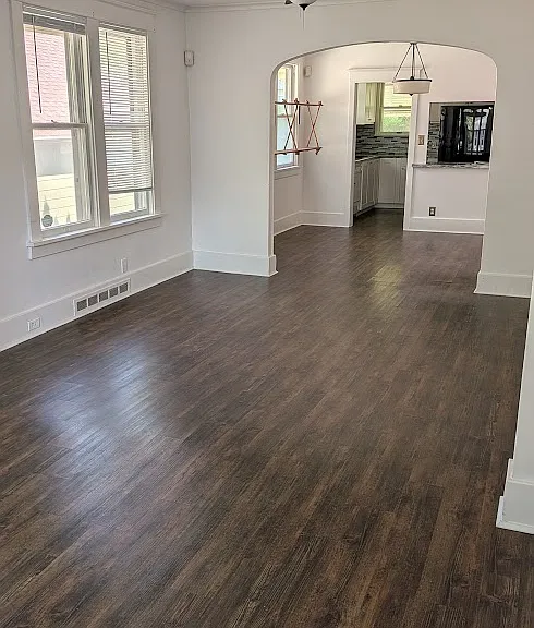 4859 Burt St — Photo 3