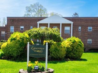 285 Central Ave APT B8, Lawrence, NY 11559