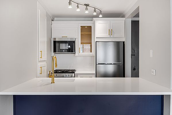 1st image of 300 Albany St APT 4C