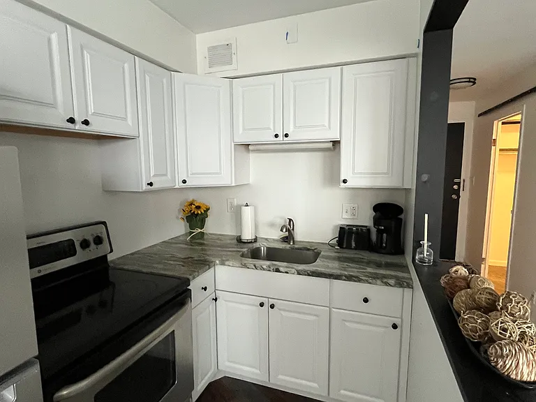 12520 Edgewater Dr #602 — Photo 2