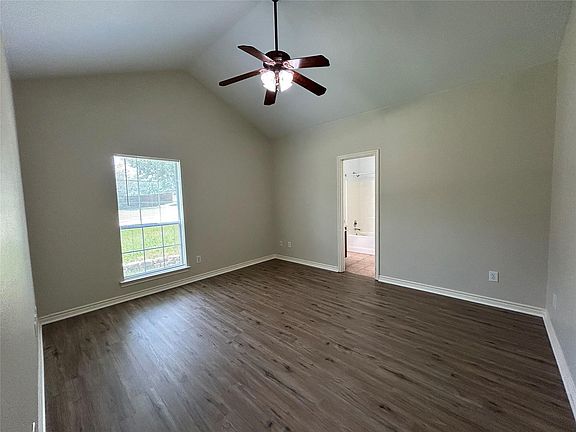 5th image of 919 Cedar Ridge Dr