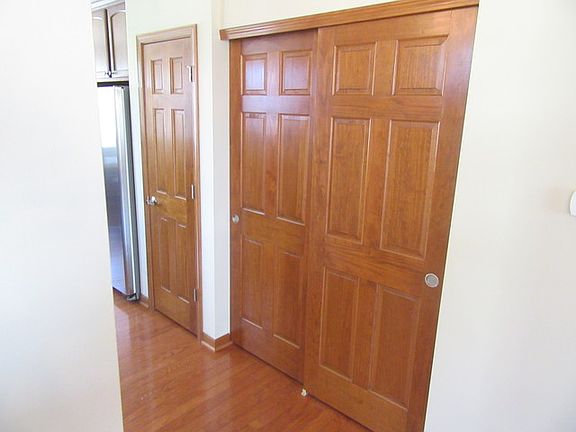 4th image of 779 Bellevue Cir