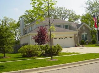 950 High Point Ln, Streamwood, IL 60107