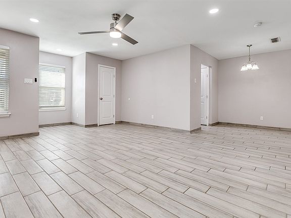2nd image of 1603 Windsong Ln