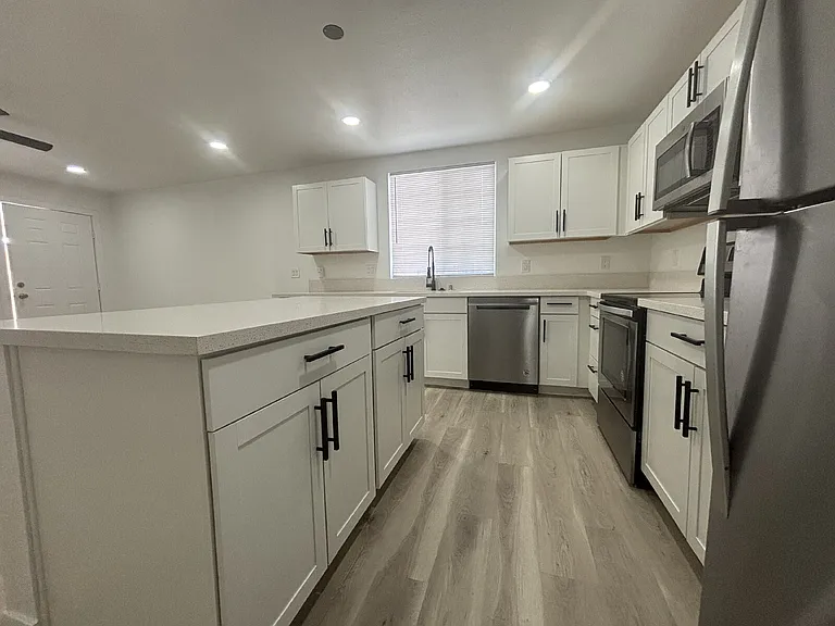 724 N 9th St #3 — Photo 6