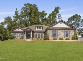 14 E Yellowstone, Hattiesburg, MS 39402