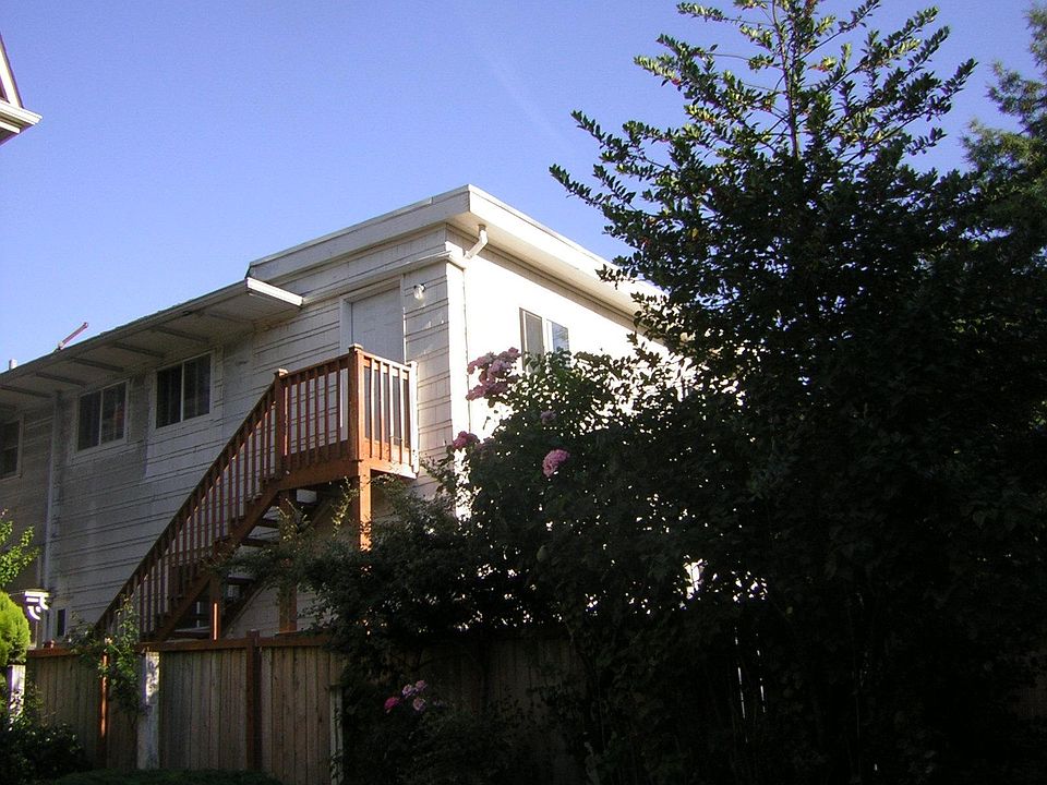 1st image of 4742 16th Ave NE #101