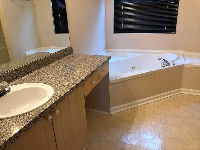5955 Graywood Cir SE — Photo 25