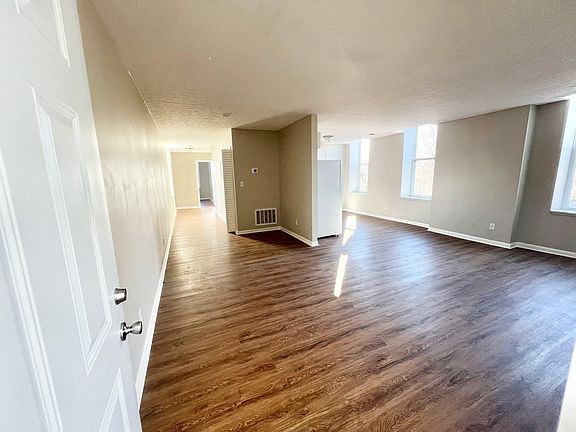 3rd image of 1700 Magazine St #11577373