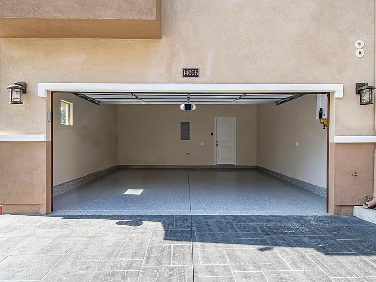 14095 Edwards St — Photo 23