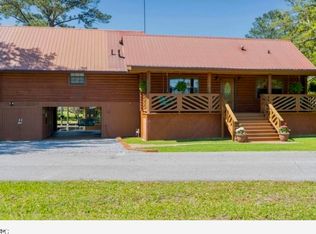 1613 Garden Ln, Gautier, MS 39553