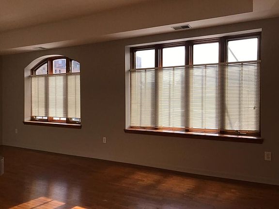 4th image of 27 E Willis St #1W