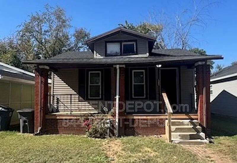 1303 S Harlan Ave