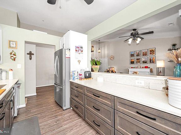 3rd image of 3855 Shadywood Dr Unit 3A