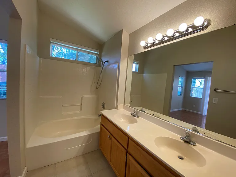 8091 Primoak Way — Photo 10
