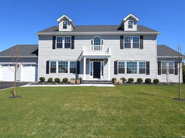 27 Stargazer Drive #27, Eastport, NY 11941