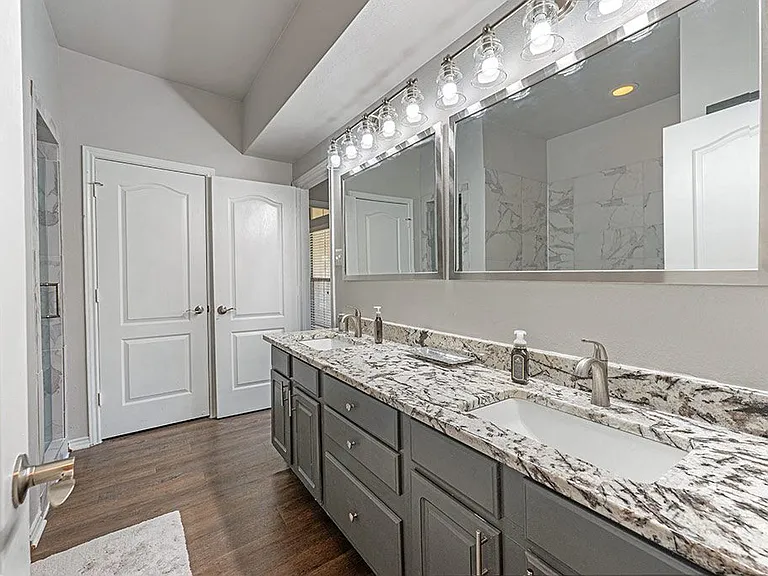 Barton Creek Villas — Photo 6