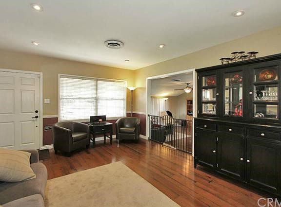 4th image of 4246 Lomina Ave