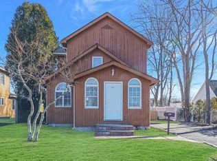 201 New York Ave, Smithtown, NY 11787