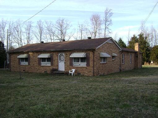 1st image of 218 Travis Dr