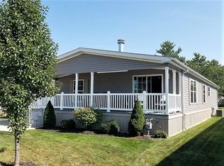 220 Pin Oak Cir, Elyria, OH 44035