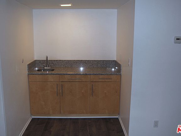 3rd image of 1121 N Olive Dr APT 114