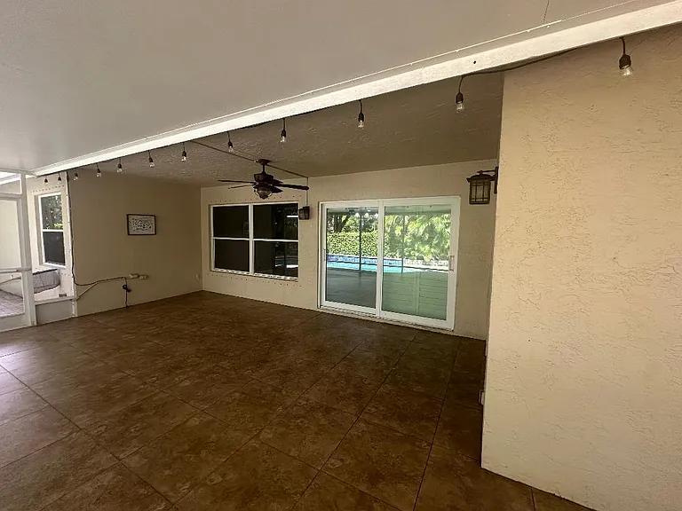 5503 NW 39th Ave — Photo 19