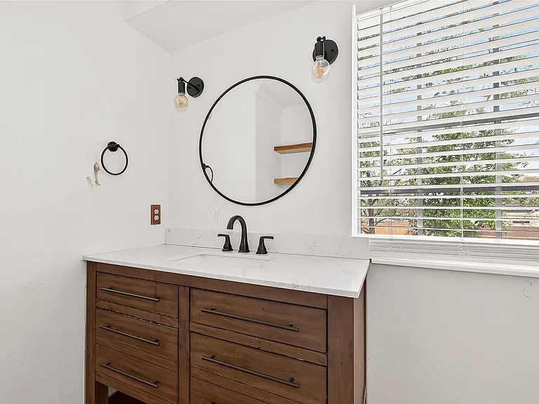 20211 Salzburg Ln — Photo 42