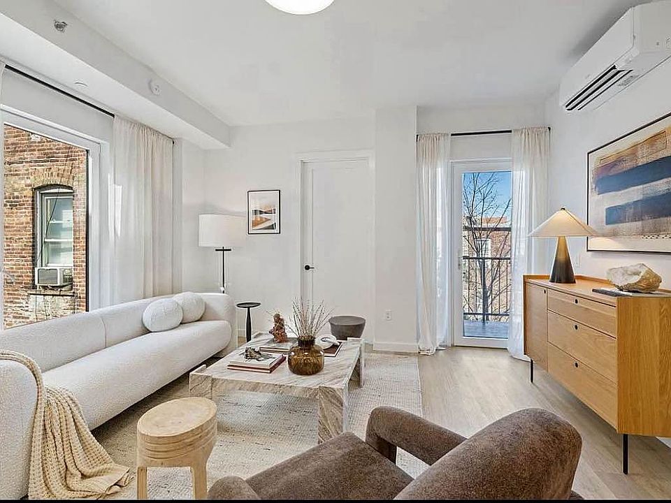 1st image of 1615 Cedar St #423