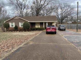185 Phillips Dr, Savannah, TN 38372