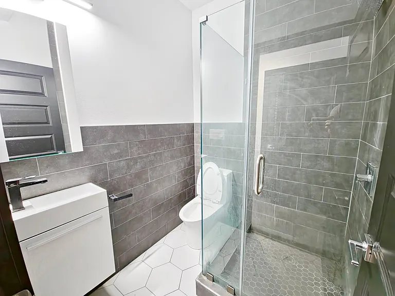 519 N 38th St #1 — Photo 9