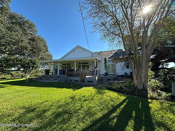 3rd image of 56 Kaiser Lake Rd