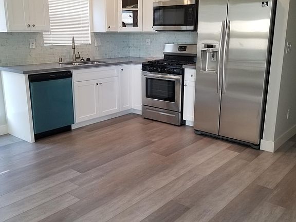 3rd image of 640 1/2 N Heliotrope Dr