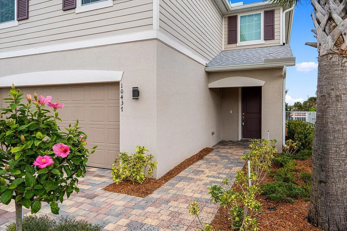 4 bed, 2.5 bath, 2448 sqft, $3,500 — Photo 3
