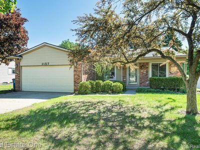 1157 Meadowcrest Dr, Waterford, MI, 48327