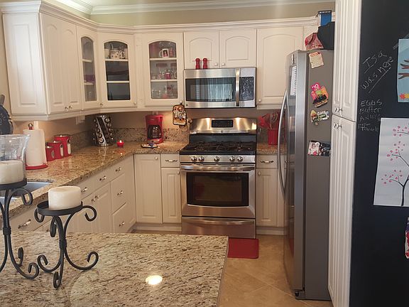 3rd image of 11834 Terracina Ln