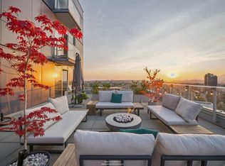 5470 Ormidale St #3204, Vancouver, BC V5R 0G6