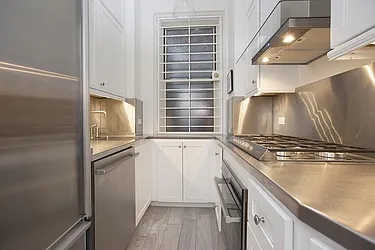 Sold by Space Marketing Shop