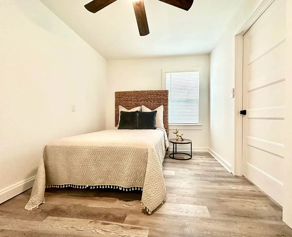 1 bed, 968 sqft, $1,250 — Photo 3