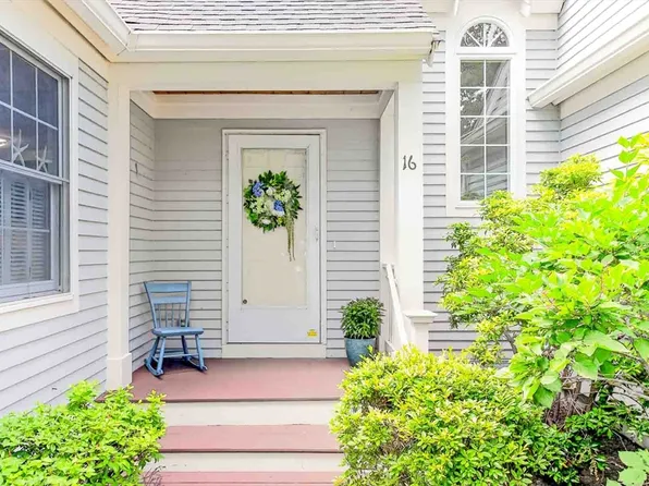 16 Gold Leaf Ln #16, Mashpee, MA 02649