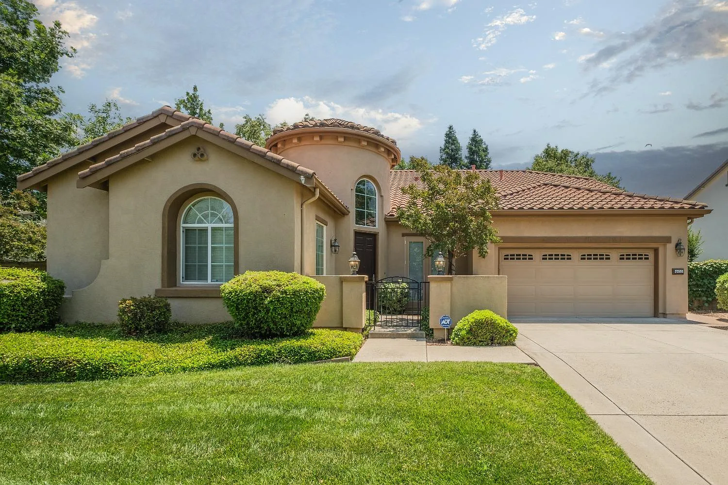 4655 Farrier Way photo 1