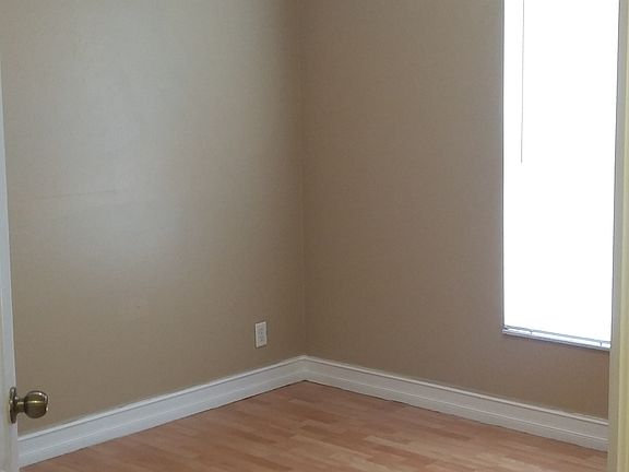 4th image of 3002 NE 7th Pl