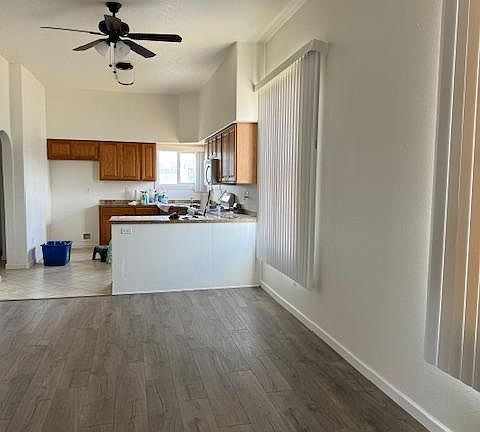 5th image of 112 E Ida St