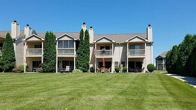 1st image of 240 Marina Ct