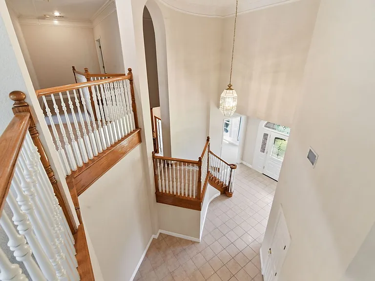1020 Highland Oaks Dr — Photo 8